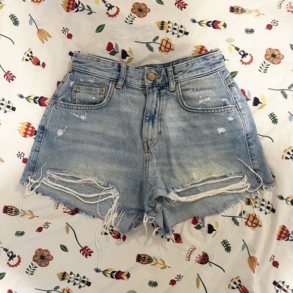 Zara Distressed High Waisted Denim Shorts - Picture 1 of 3